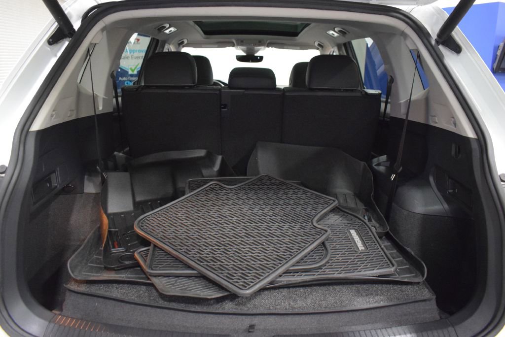 Used 2021 Volkswagen Tiguan SEL w/ 3rd Row Seat Package image 14