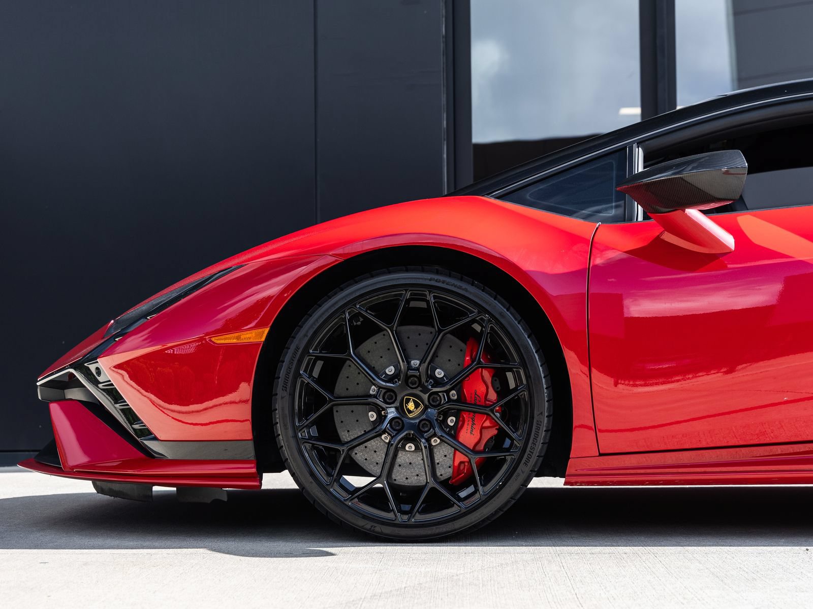 Used 2024 Lamborghini Huracan Tecnica RWD image 12