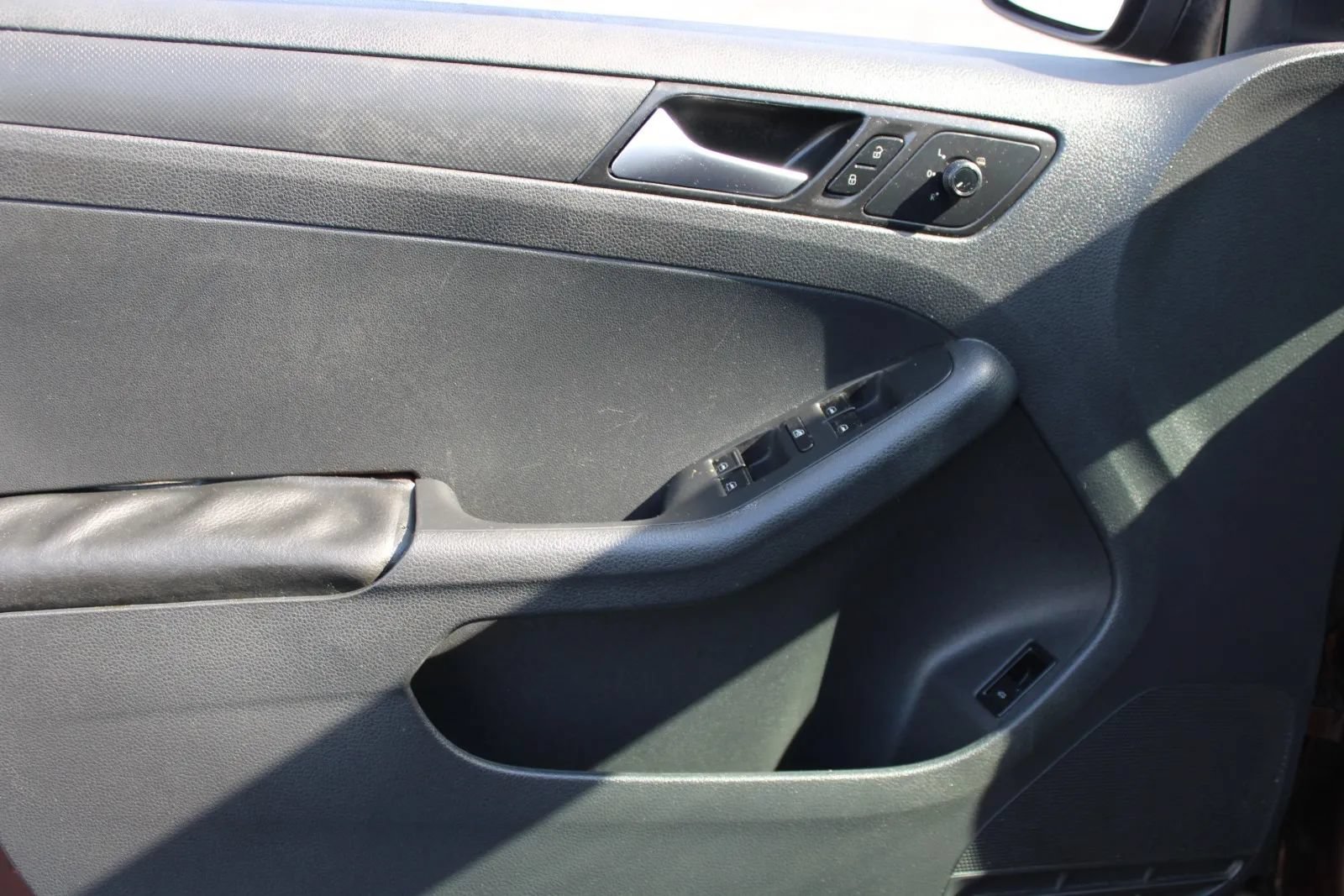 Used 2016 Volkswagen Jetta S FWD image 16