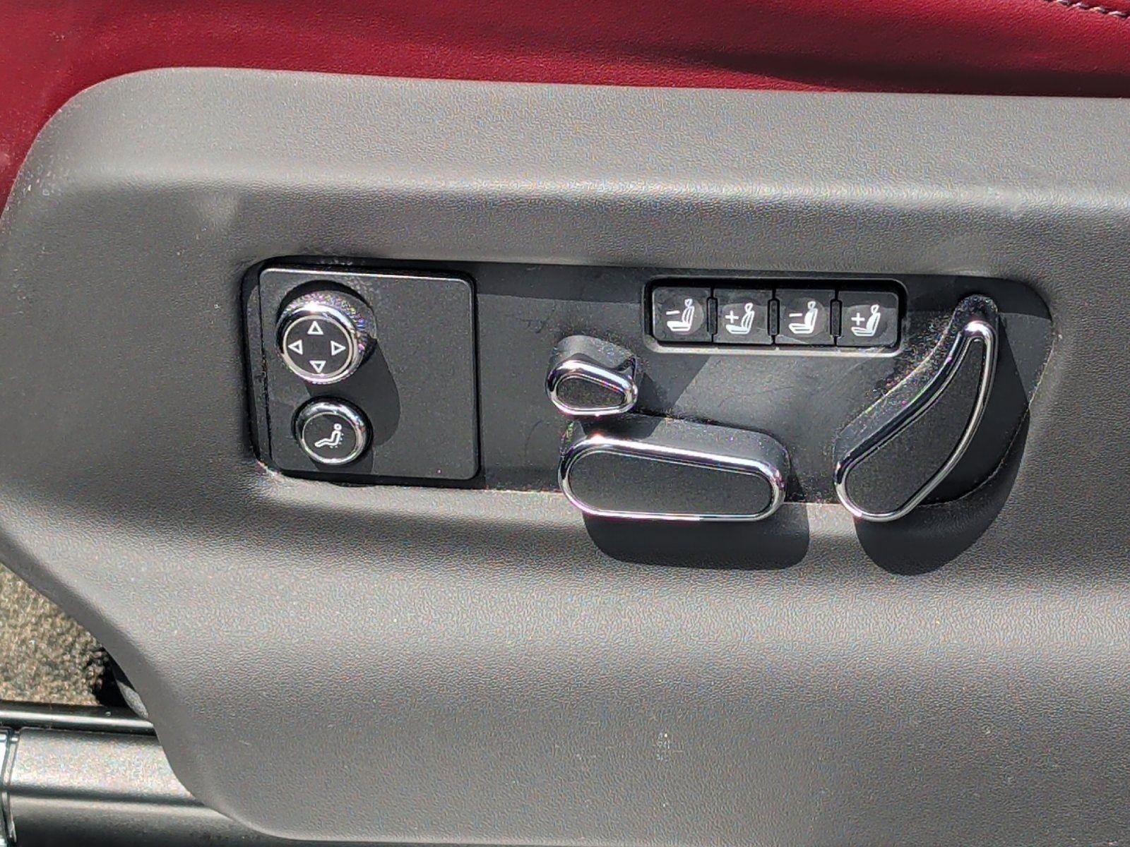 Used 2022 Bentley Bentayga AWD/4WD image 24
