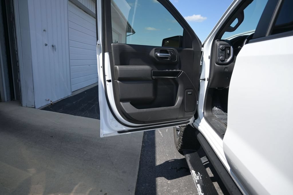 Used 2021 Chevrolet Silverado 1500 RST w/ Convenience Package II AWD/4WD image 35