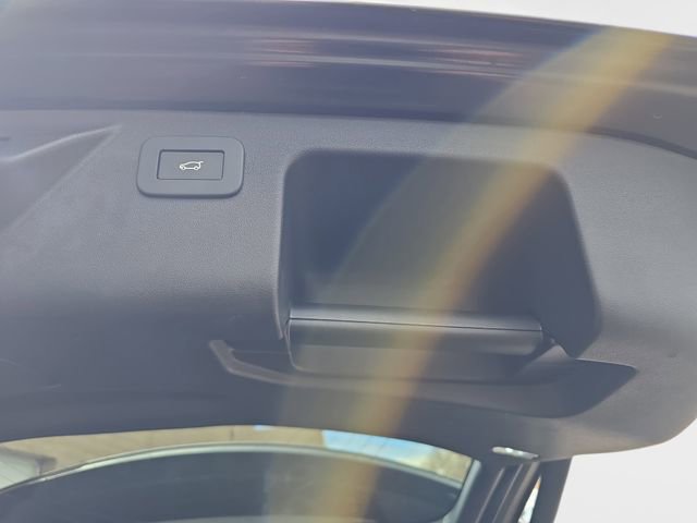 Used 2024 Land Rover Discovery Sport Dynamic SE image 13