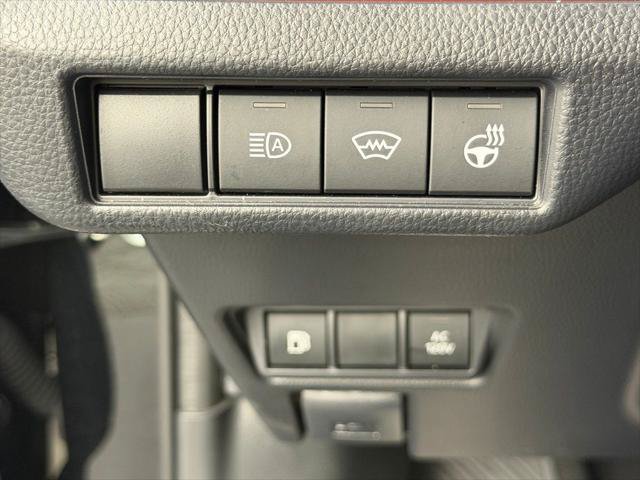 Certified 2025 Toyota Prius Plug-In Hybrid FWD image 29