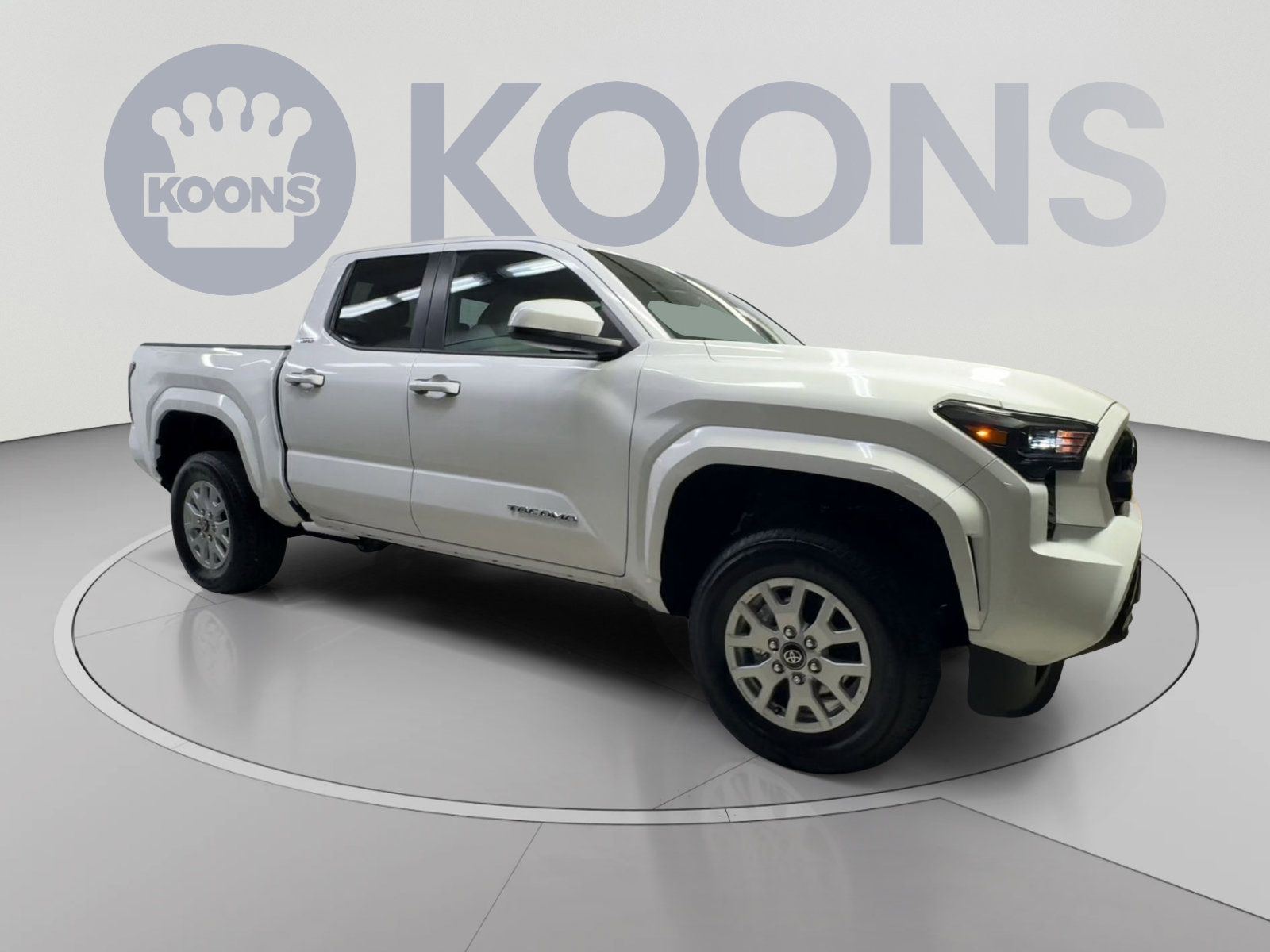 Used 2026 Toyota Tacoma SR5 AWD/4WD image 2