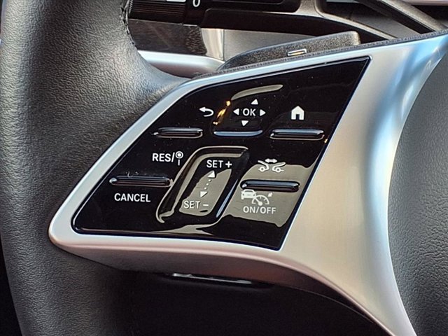 Used 2025 Mercedes-Benz GLC 300 image 9