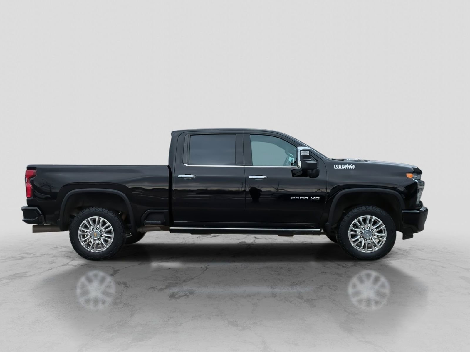 Used 2023 Chevrolet Silverado 2500 High Country w/ Z71 Off-Road Package image 9