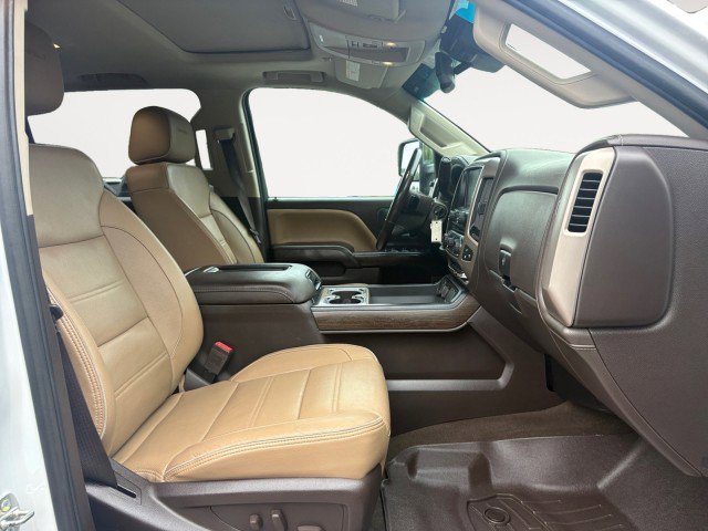Used 2018 GMC Sierra 3500 Denali w/ Duramax Plus Package AWD/4WD image 9