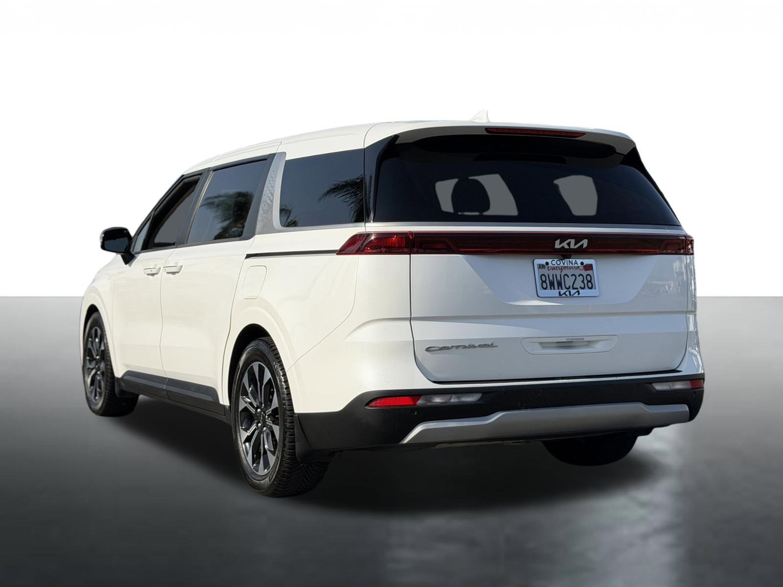 Used 2022 Kia Carnival EX FWD image 6
