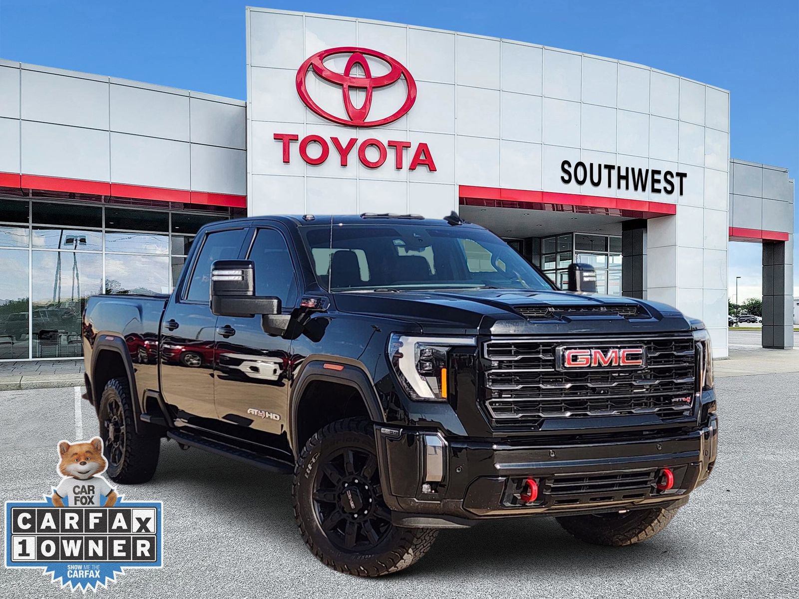 Used 2024 GMC Sierra 2500 AT4 w/ Technology Package AWD/4WD image 1