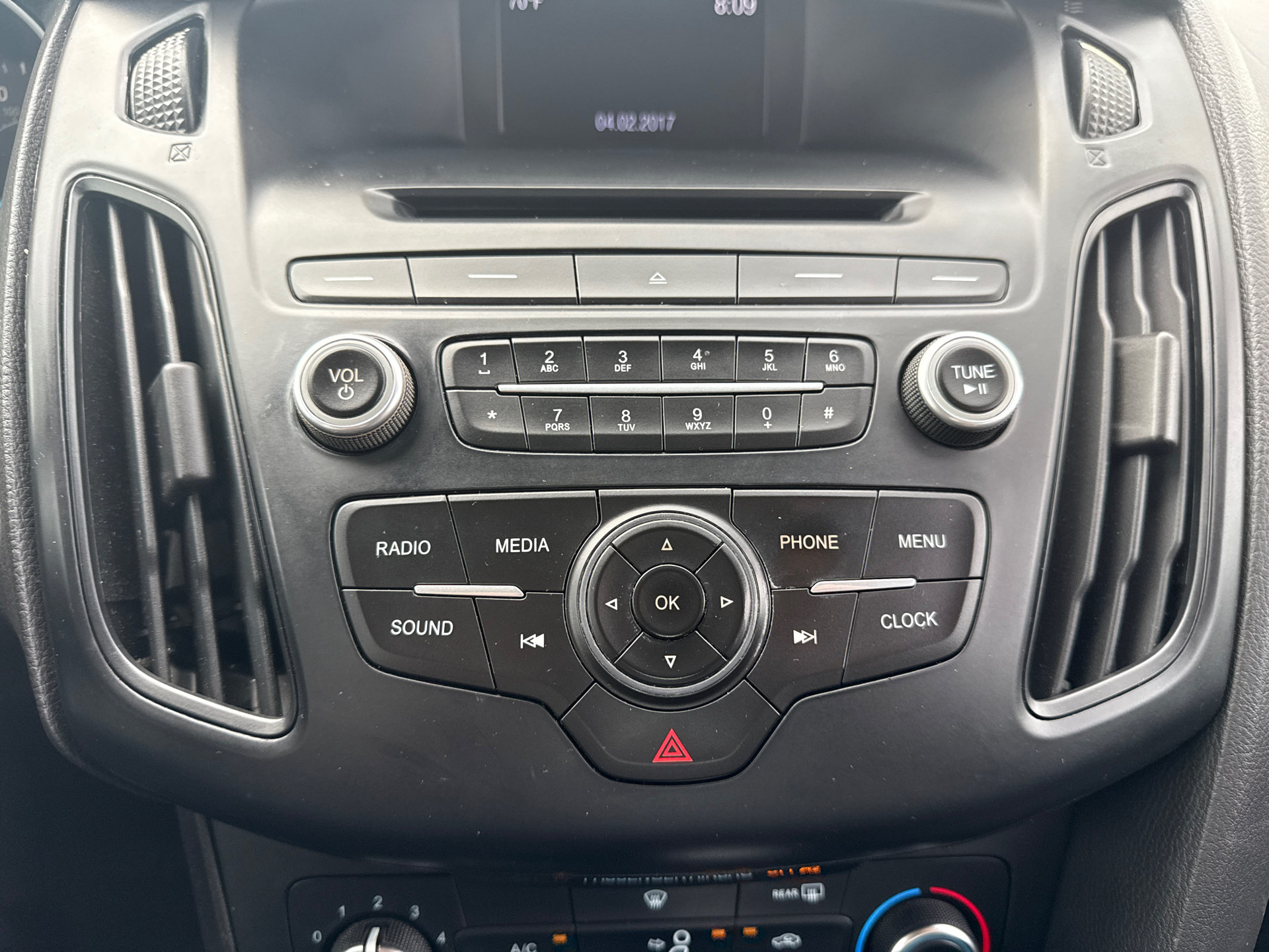 Used 2016 Ford Focus SE w/ SE Sport Package FWD image 26