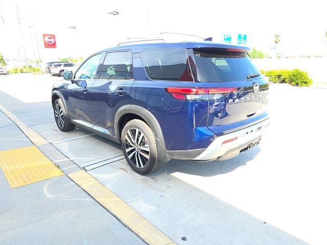 Used 2025 Nissan Pathfinder Platinum w/ Cargo Package image 6