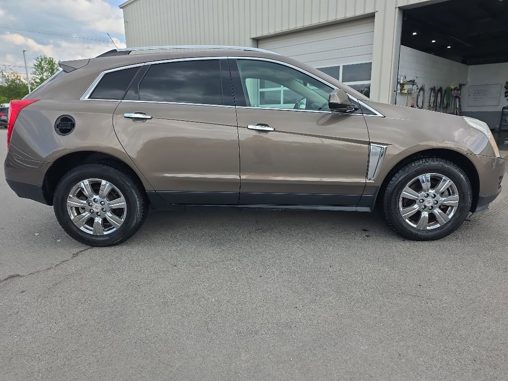 Used 2016 Cadillac SRX Luxury w/ Driver Awareness Package FWD image 4