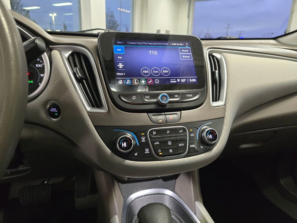 Used 2024 Chevrolet Malibu LT image 30