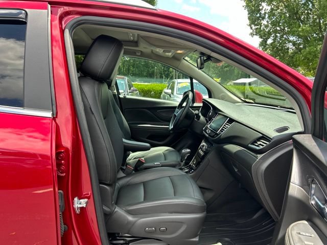 Used 2019 Buick Encore Essence w/ Experience Buick Package FWD image 18