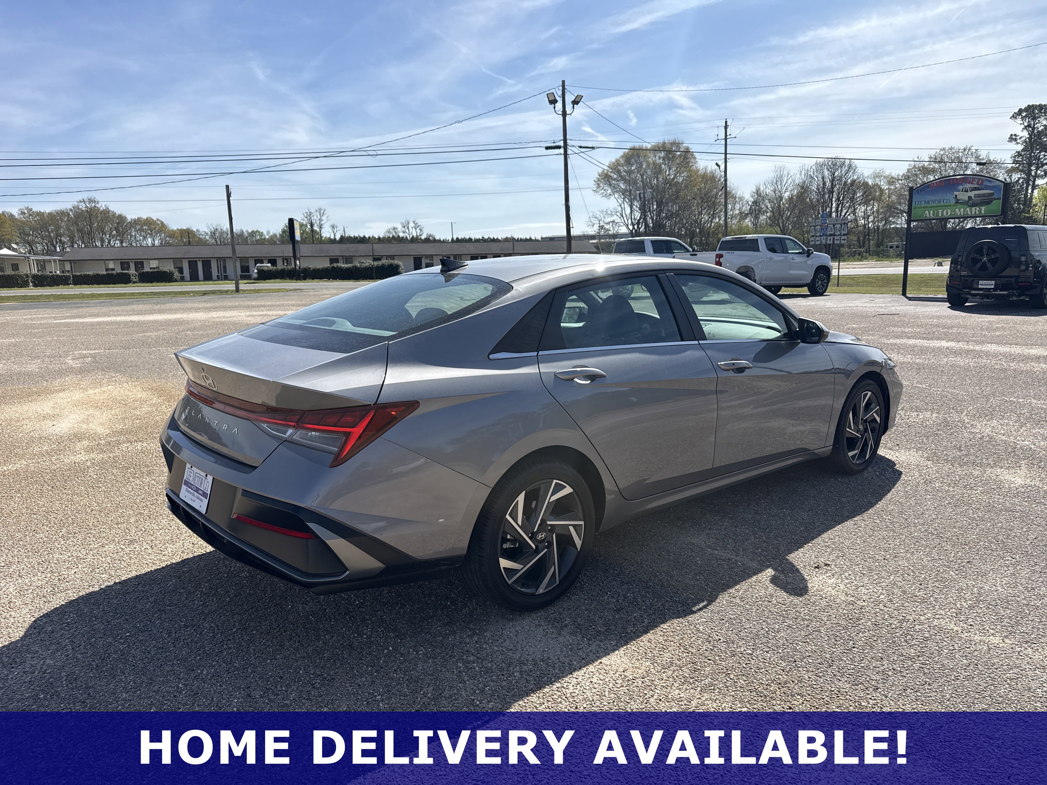 Used 2025 Hyundai Elantra SEL image 19