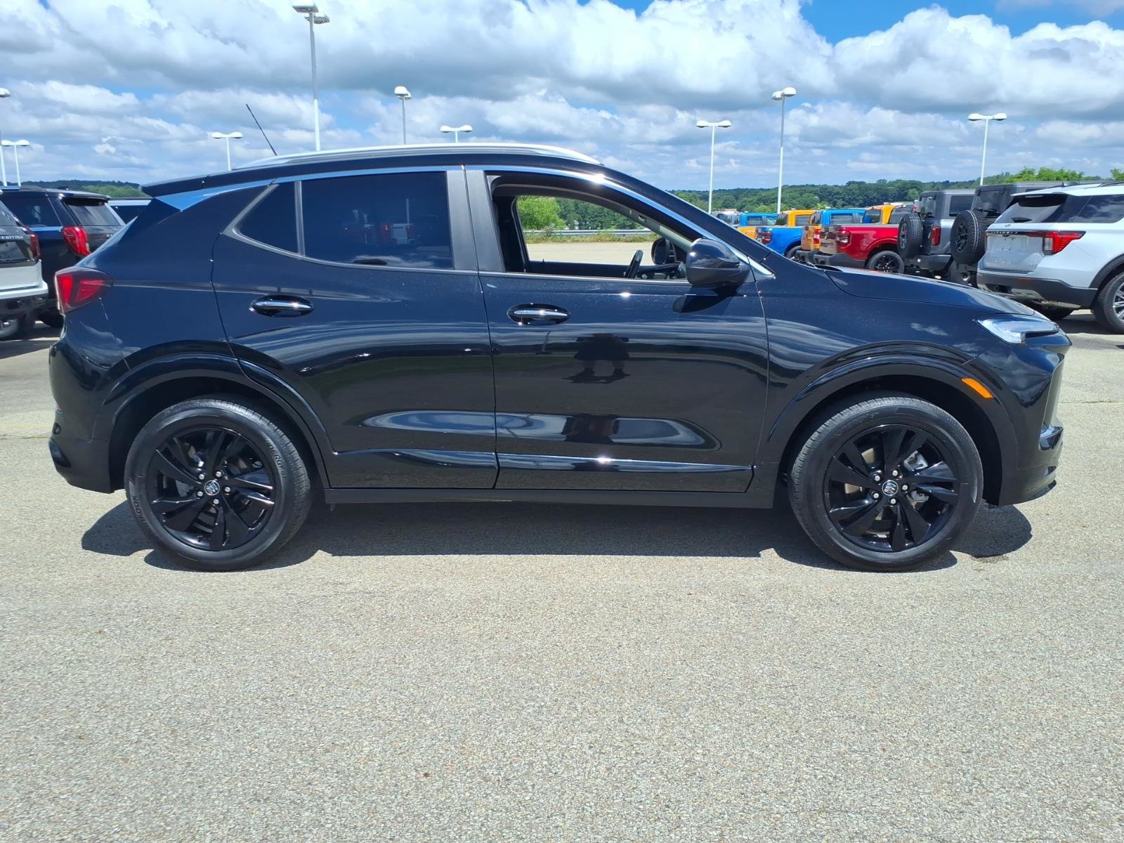Used 2024 Buick Encore GX Sport Touring w/ Comfort Package AWD/4WD image 6