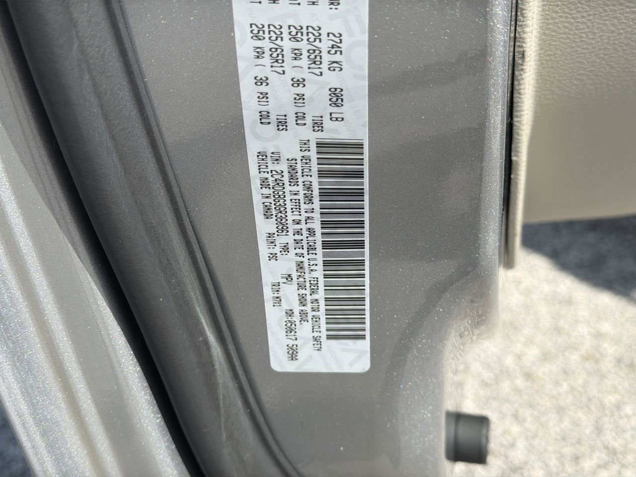 Used 2016 Dodge Grand Caravan SE FWD image 31