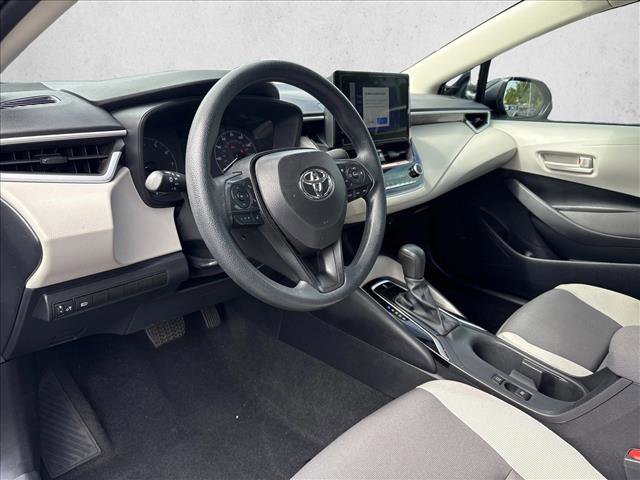 Used 2025 Toyota Corolla LE FWD image 11