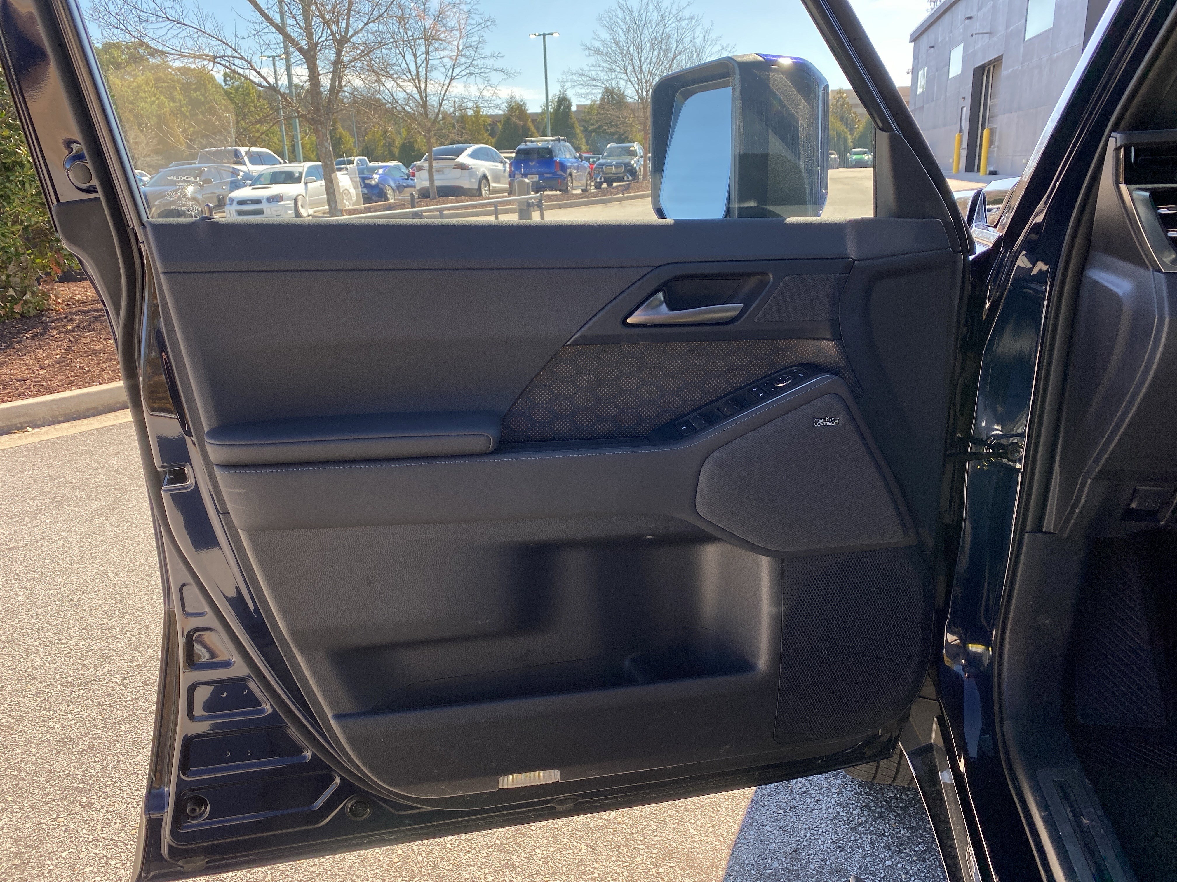 Used 2025 Lexus GX 550 w/ Accessory Package (2T) AWD/4WD image 27