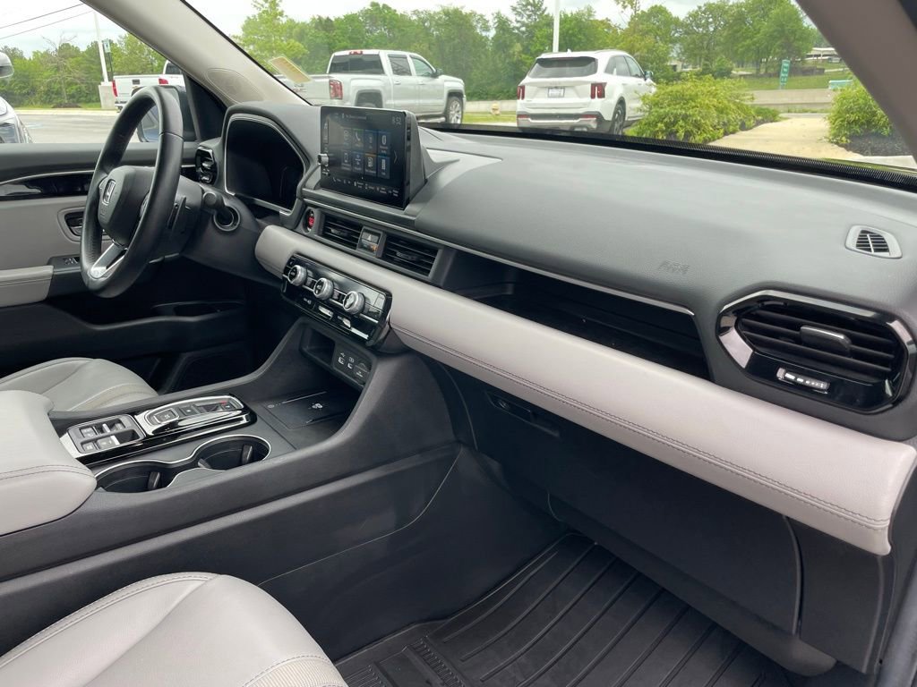 Used 2025 Honda Pilot EX-L image 30