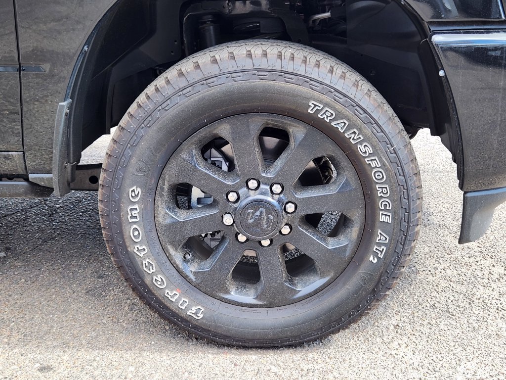 New 2026 RAM 2500 Laramie AWD/4WD image 16