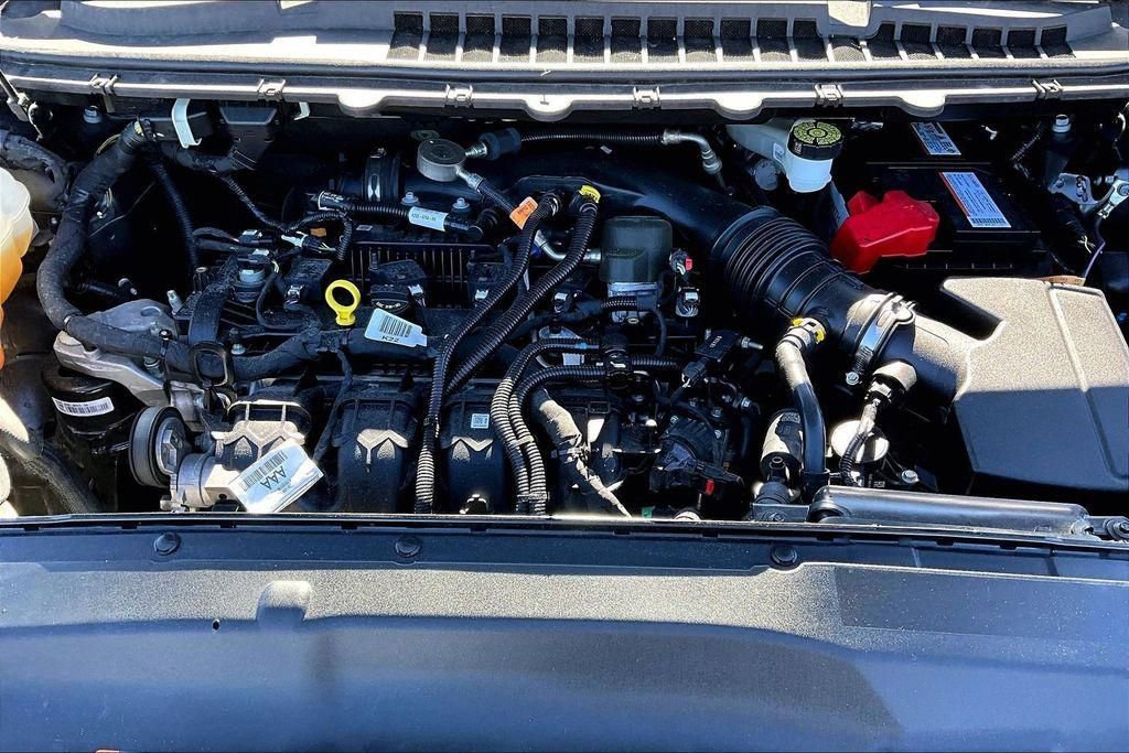 Used 2022 Ford Edge SE w/ Black Appearance Package image 10