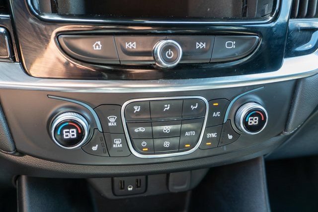 Used 2023 Chevrolet Traverse LT AWD/4WD image 30
