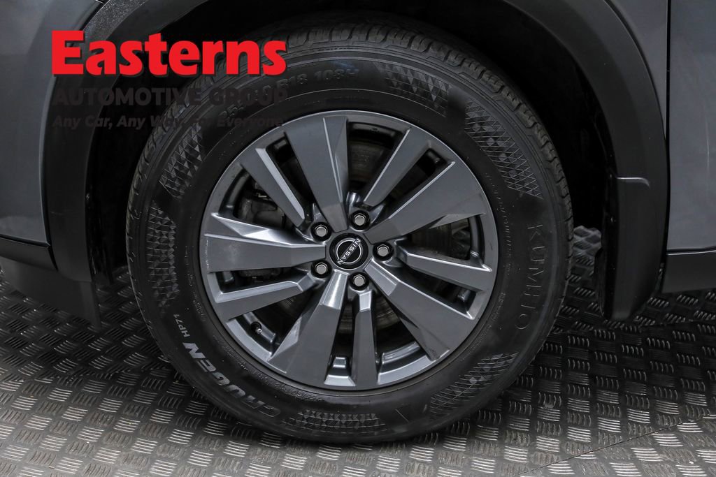 Used 2024 Nissan Pathfinder S image 32