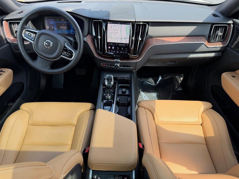 Used 2023 Volvo XC60 B5 Ultimate w/ Climate Package AWD/4WD image 12