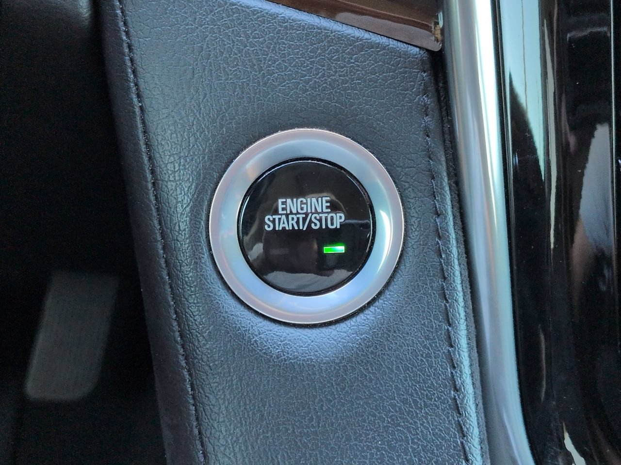 Used 2018 Cadillac Escalade Luxury RWD image 30