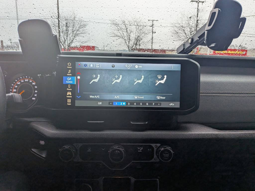 Used 2024 Jeep Gladiator Sport image 18