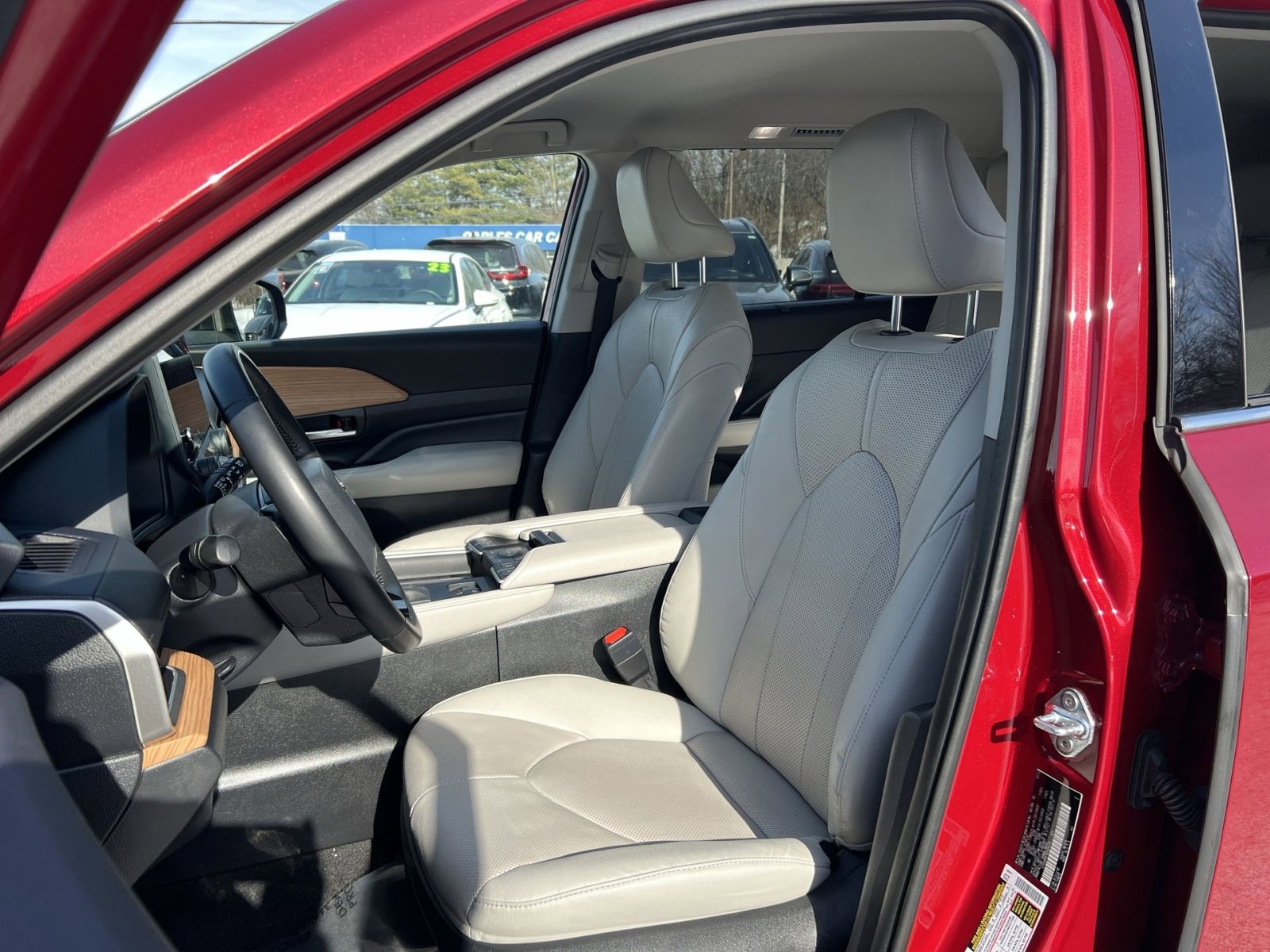 Used 2024 Toyota Grand Highlander Limited image 13