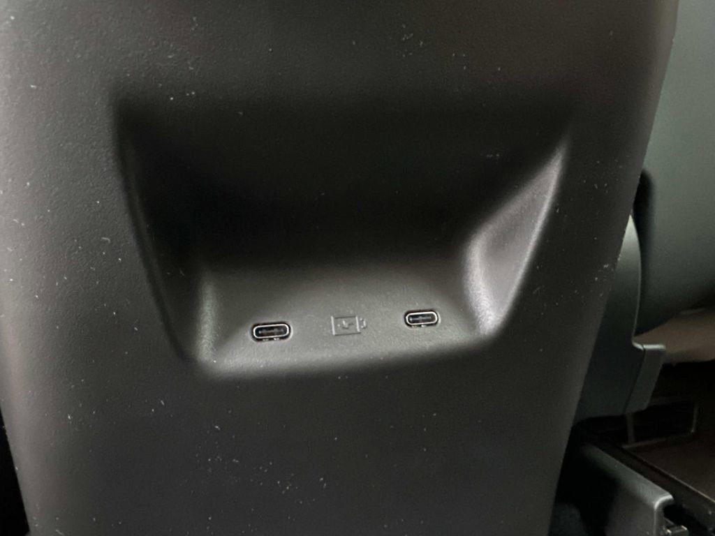 New 2025 Volvo EX90 Plus w/ Protection Package Premier image 30