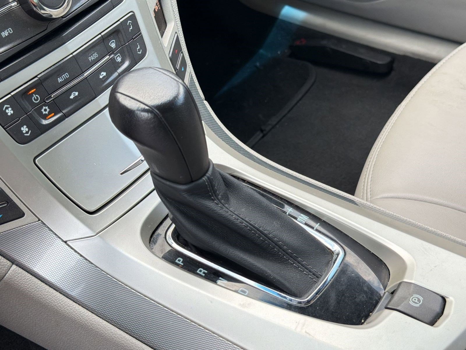 Used 2013 Cadillac CTS Coupe RWD image 15