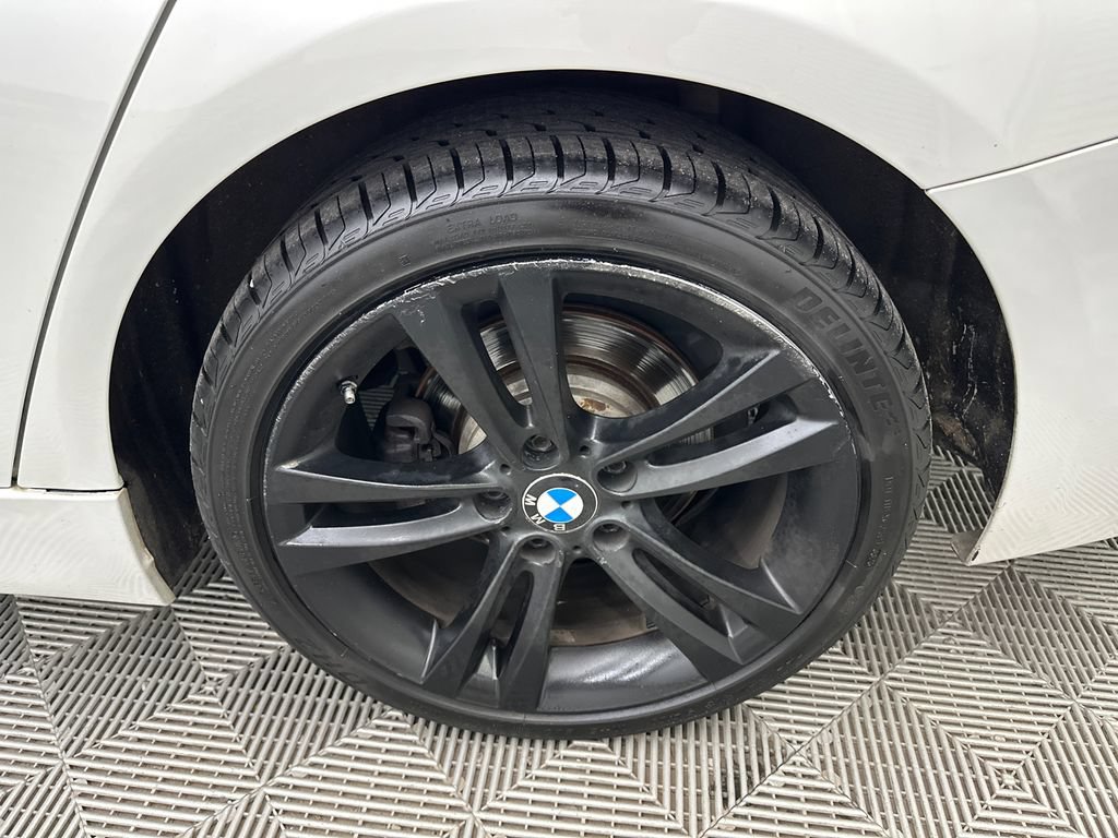 Used 2018 BMW 330i Sedan RWD image 18