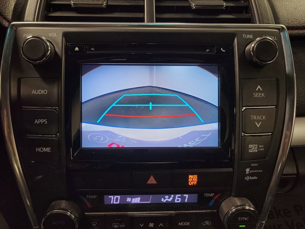 Used 2015 Toyota Camry XSE image 19