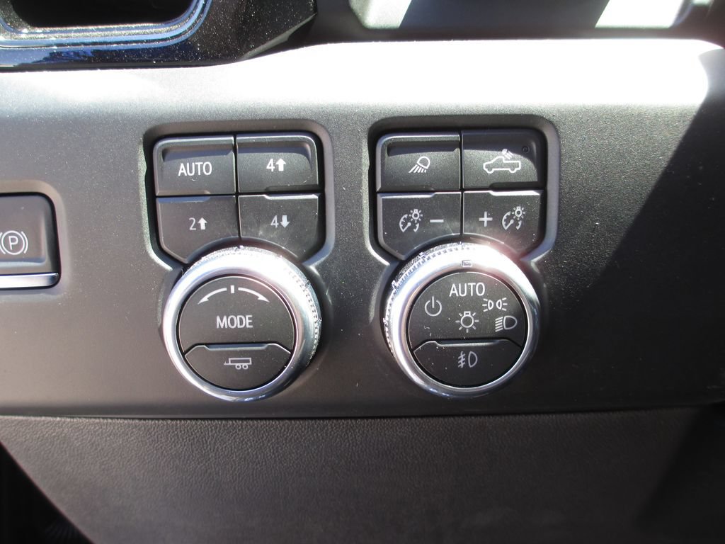 New 2026 GMC Sierra 1500 AT4 w/ AT4 Premium Package AWD/4WD image 19