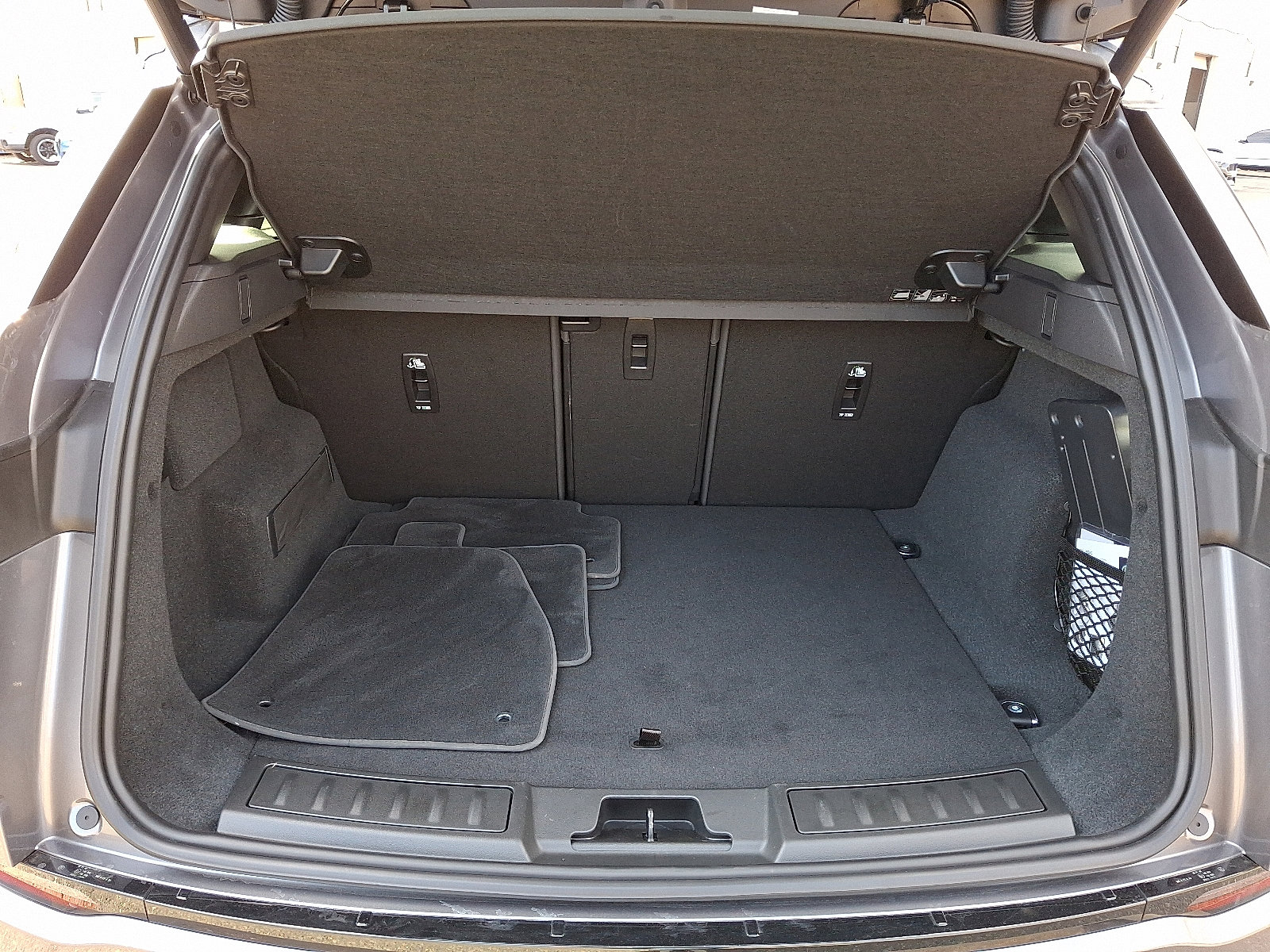 Certified 2025 Land Rover Range Rover Evoque S image 25