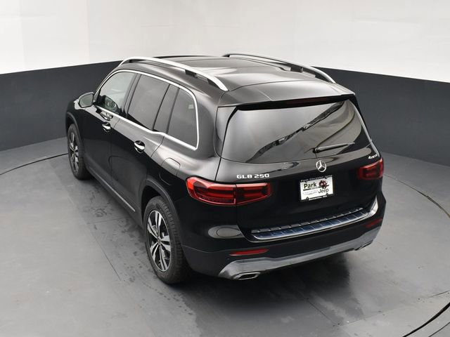 Used 2025 Mercedes-Benz GLB 250 4MATIC image 16
