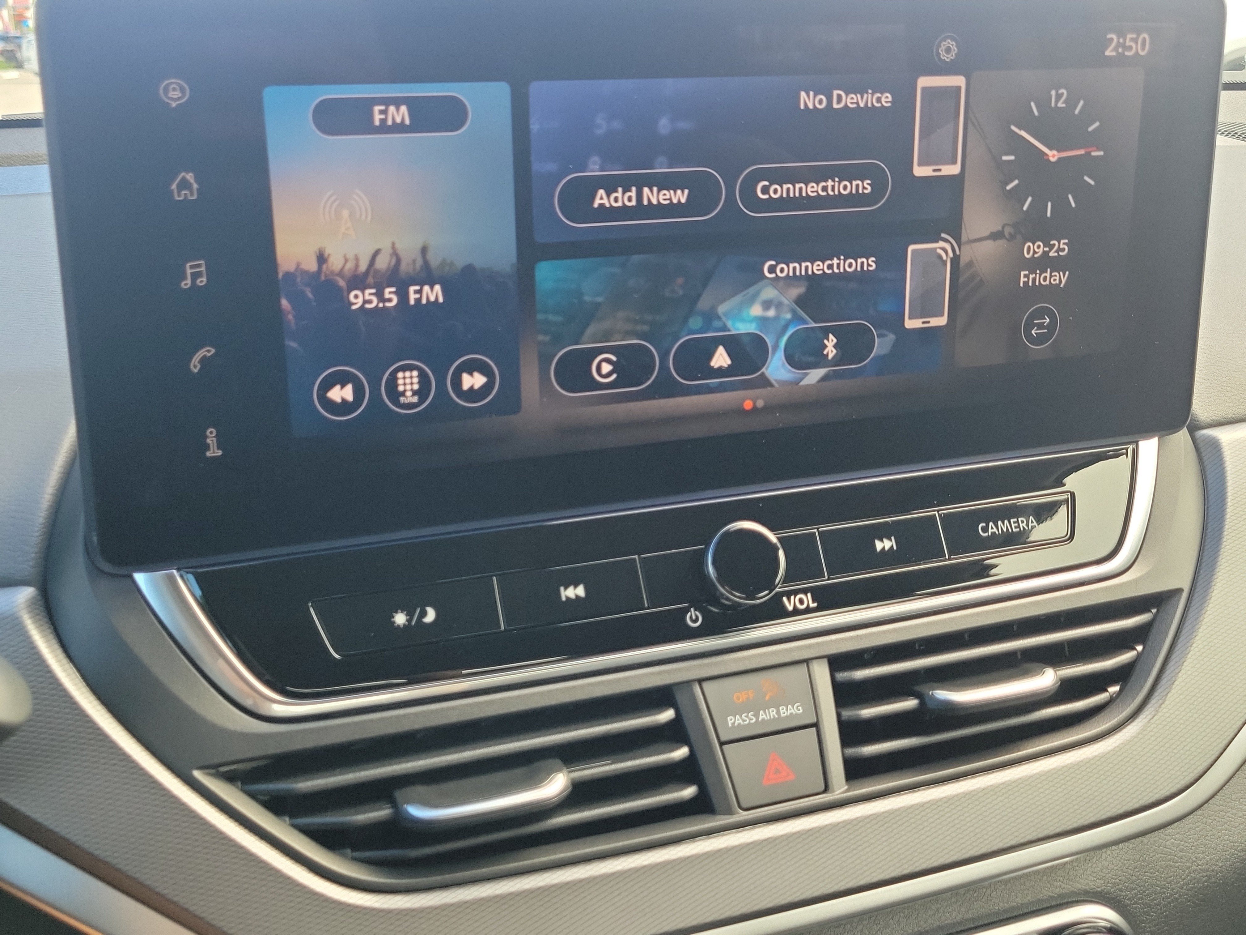 New 2026 Nissan Altima 2.5 SR FWD image 25