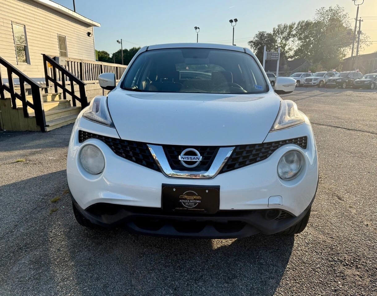 Used 2015 Nissan Juke SV image 2