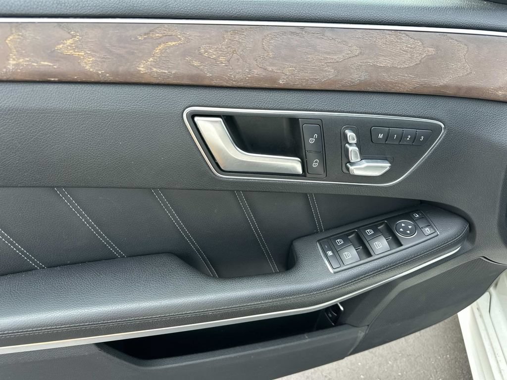Used 2014 Mercedes-Benz E 350 4MATIC Sedan image 15