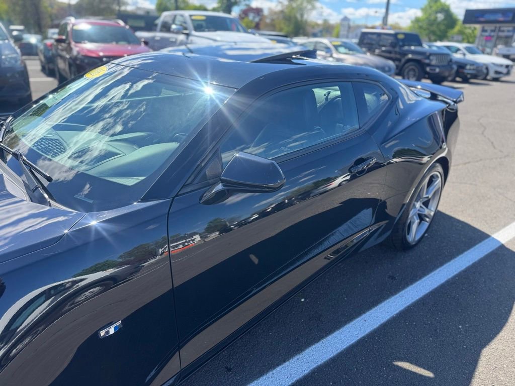 Used 2016 Chevrolet Camaro SS RWD image 10