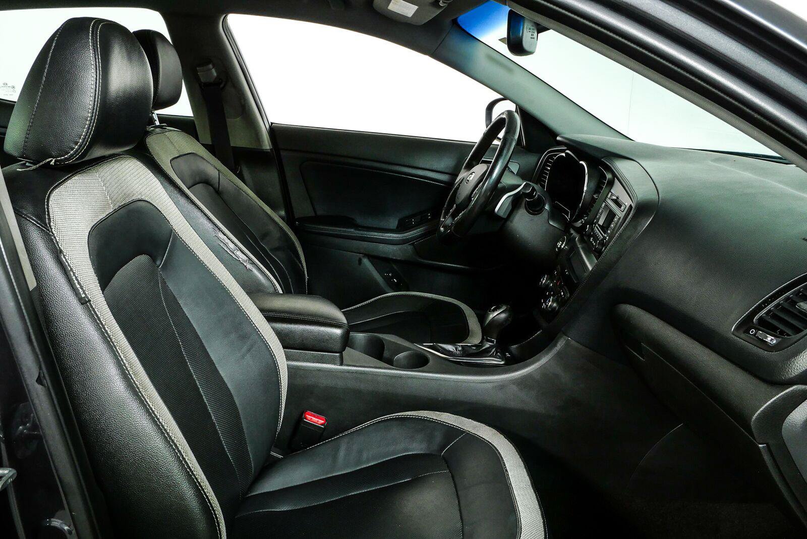 Used 2011 Kia Optima SX FWD image 20