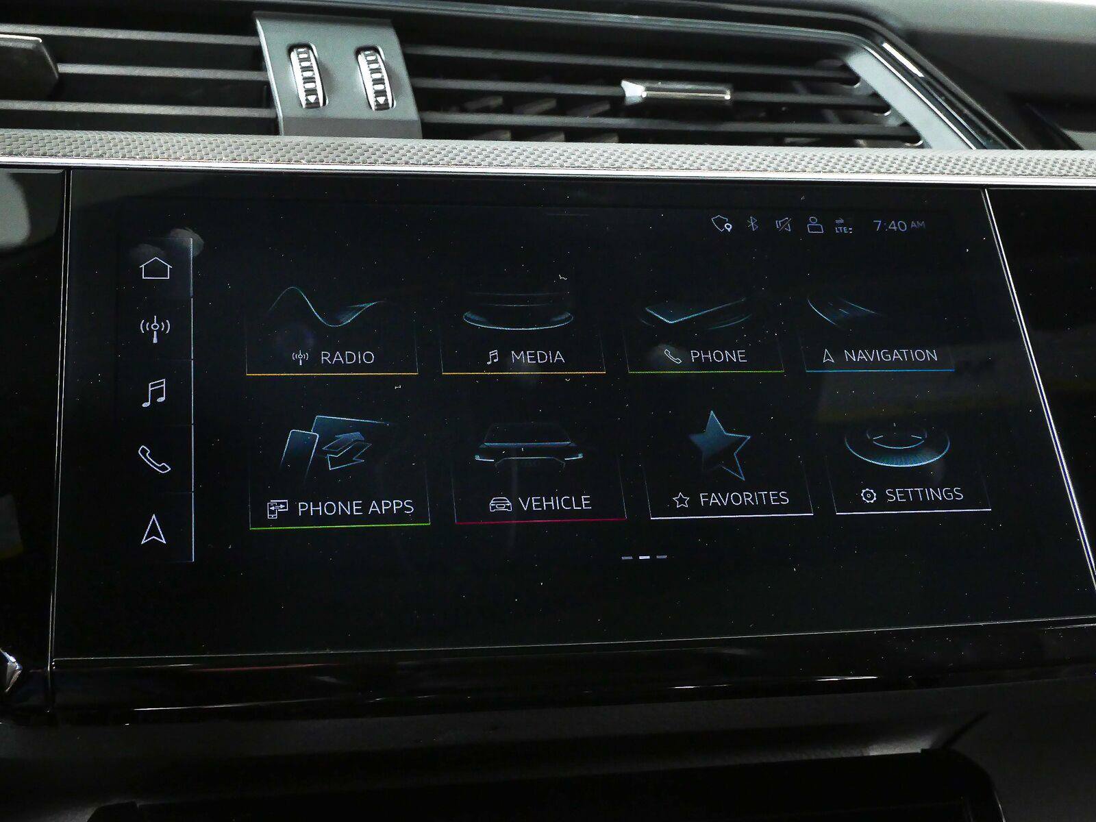 Used 2023 Audi e-tron S Prestige w/ Prestige Package AWD/4WD image 17
