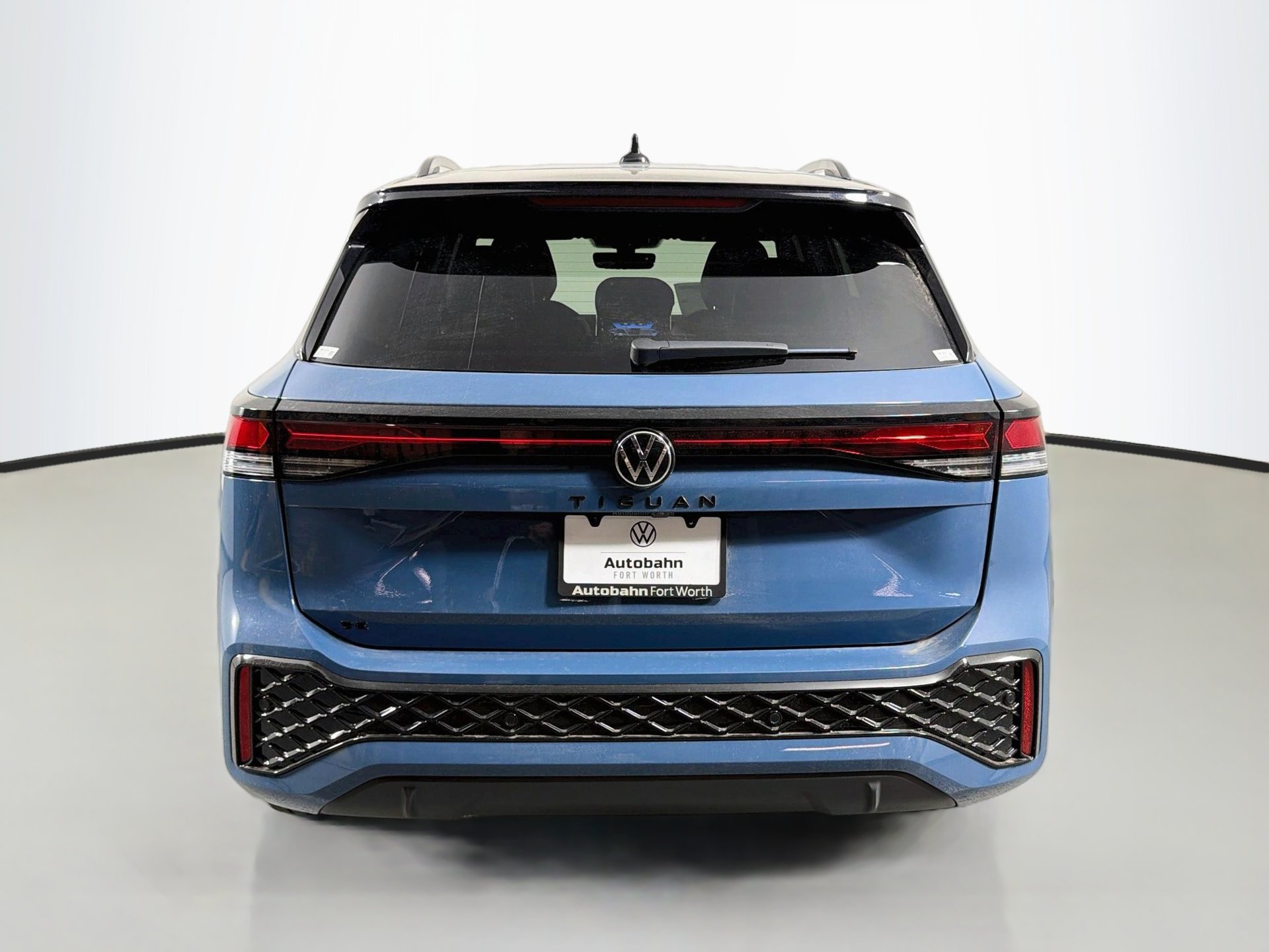 New 2026 Volkswagen Tiguan SE R-Line FWD image 6