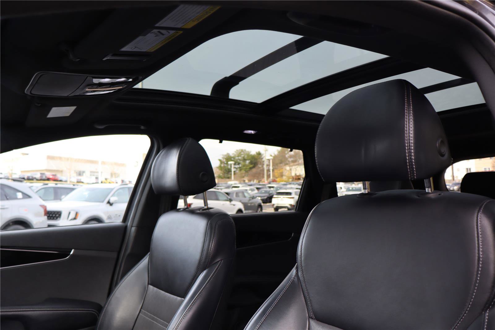 Used 2018 Kia Sorento SX image 24