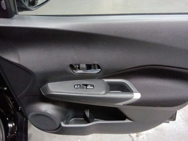 Used 2023 Nissan Kicks SV image 19