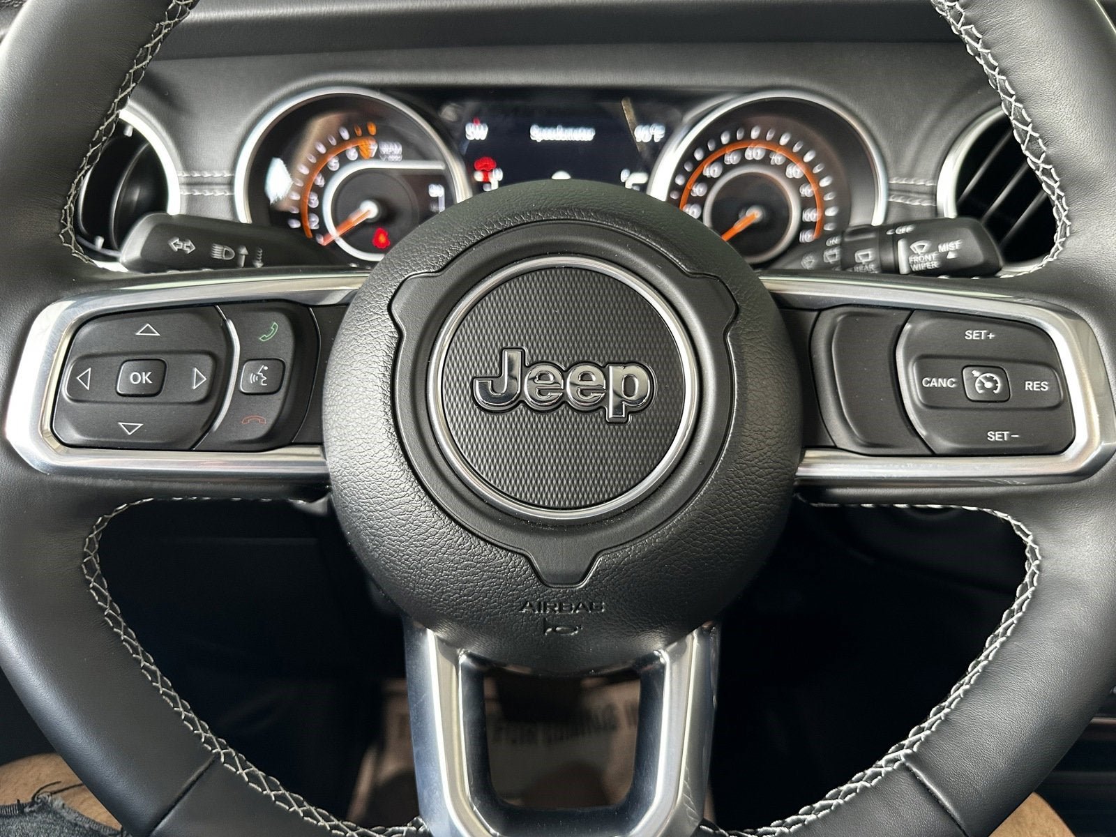 Used 2022 Jeep Wrangler Unlimited Sahara w/ LED Lighting Group AWD/4WD image 46