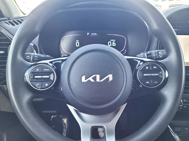 Used 2023 Kia Soul S FWD image 25